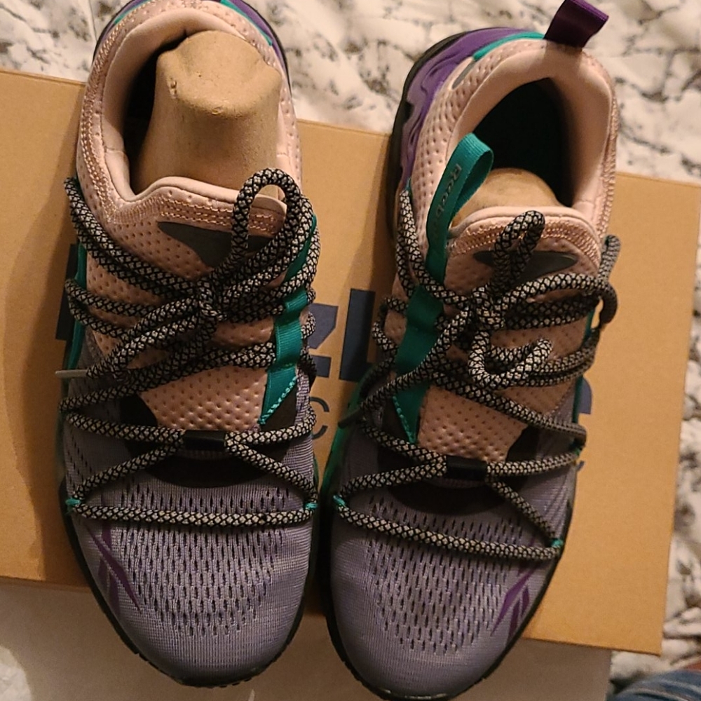 Shoes - Picture 3 of 4